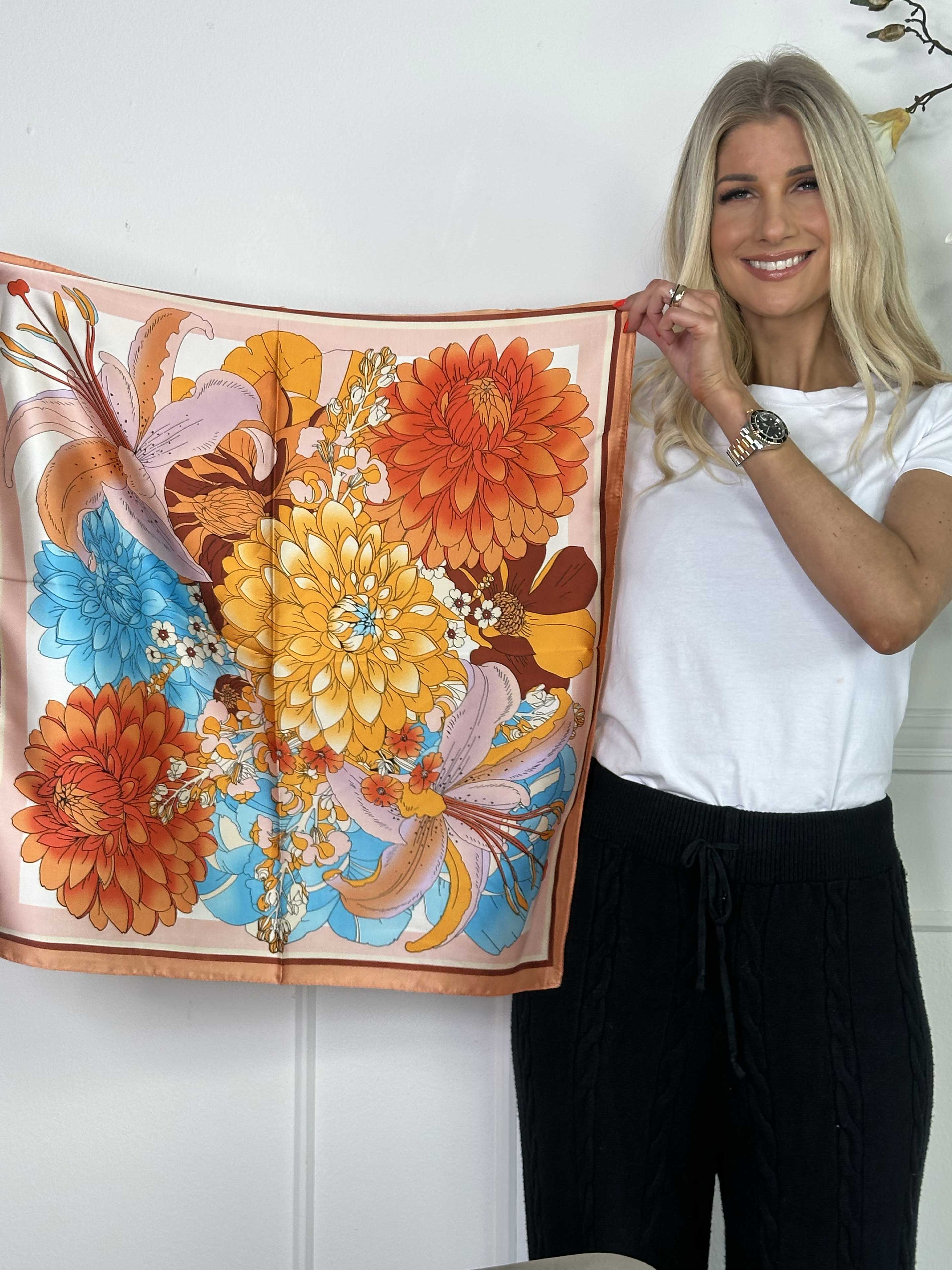 Jennifer - Sødt lille tørklæde med blomster